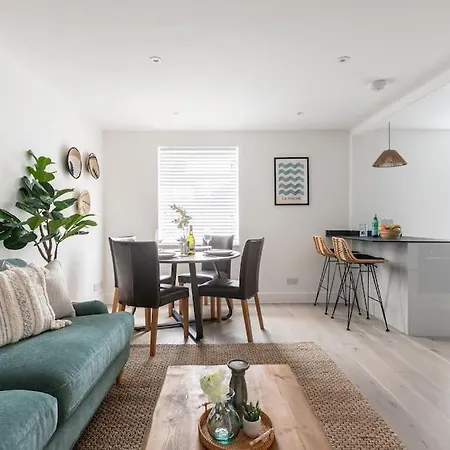 Stylish Private Parking Apartament