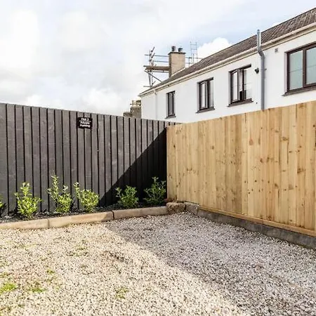 Stylish Private Parking * Penryn